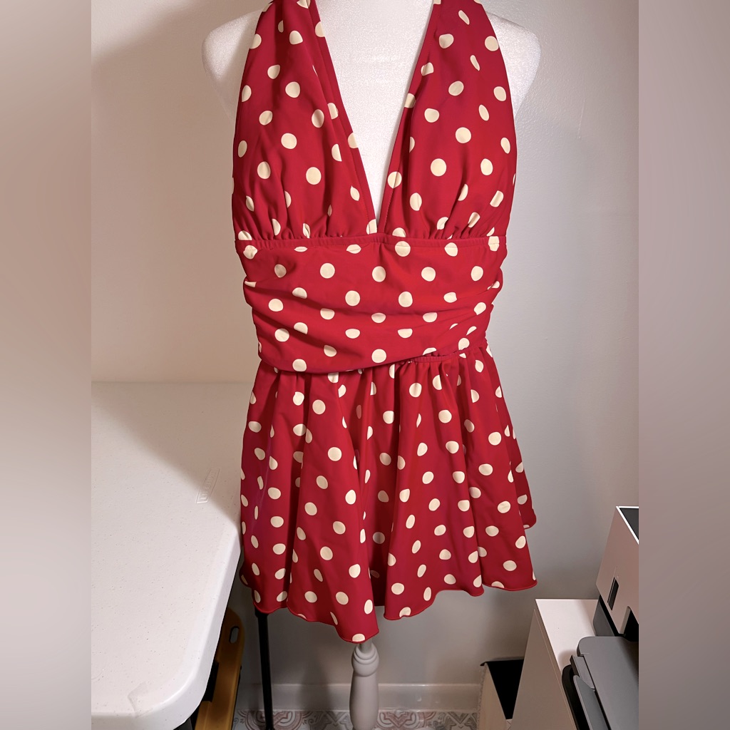 1950’s Style Marilyn Monroe One Piece Swimsuit. By Ester Williams Size 9
